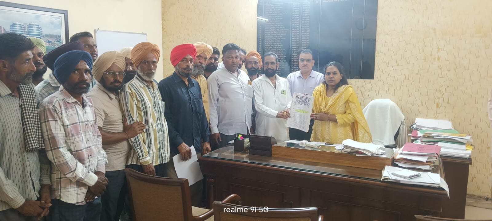 The forest workers of the Class Four Government Employees Union Punjab (1680) held a protest rally in front of the Forest Division office in the pouring rain against the non-payment of salaries.